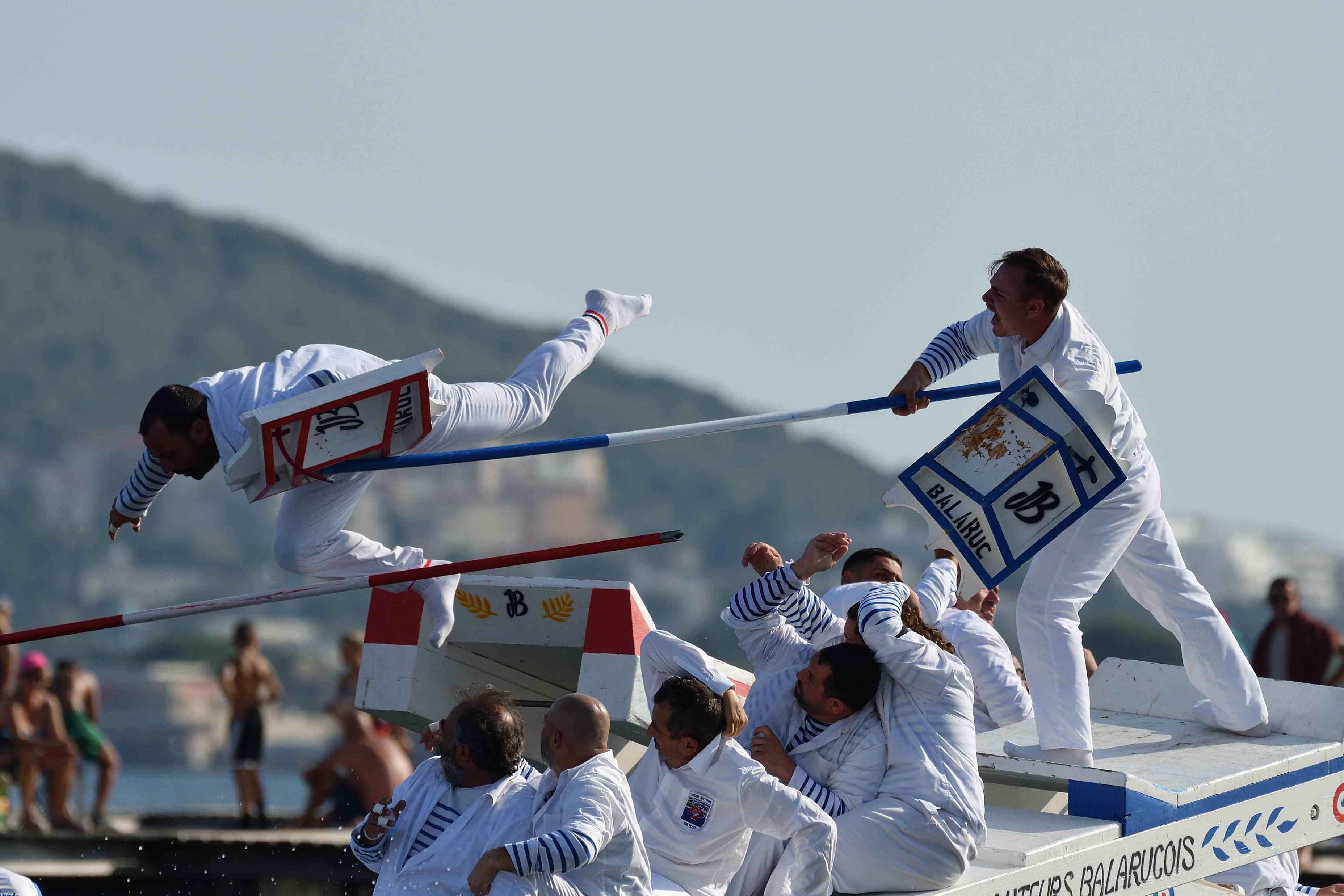 Joutes nautiques languedociennes