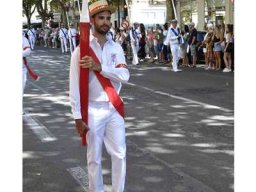 2022 08 défilé lourds Saint Louis