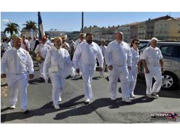 2022 08 défilé lourds Saint Louis